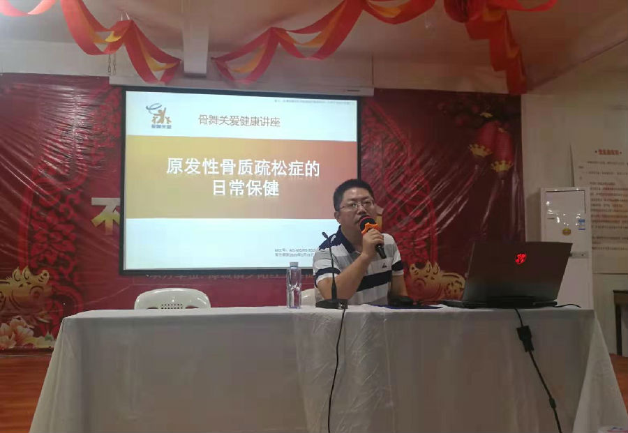 校民盟委员会在岚开展健康义诊活动2.jpg