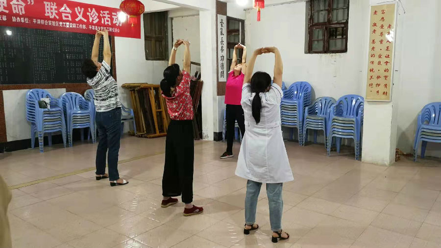 校民盟委员会在岚开展健康义诊活动4.jpg